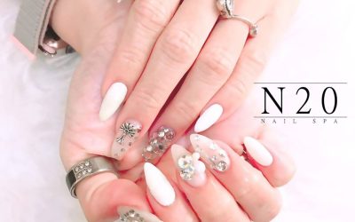 3D Nail Art Design: White Bejewelled Almond Nails